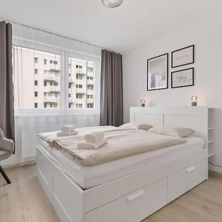 Air Fruit - With Parking * براتسيلافا