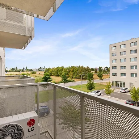 Air Fruit - With Parking براتسيلافا