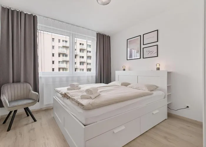 Air Fruit - With Parking * ברטיסלאבה